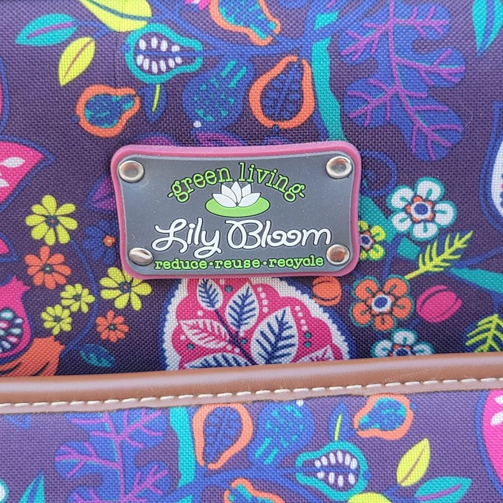 Lily Bloom Wheeled Duffel Bag 20" Raking It In Living Large Purple Floral Mater - Picture 2 of 16